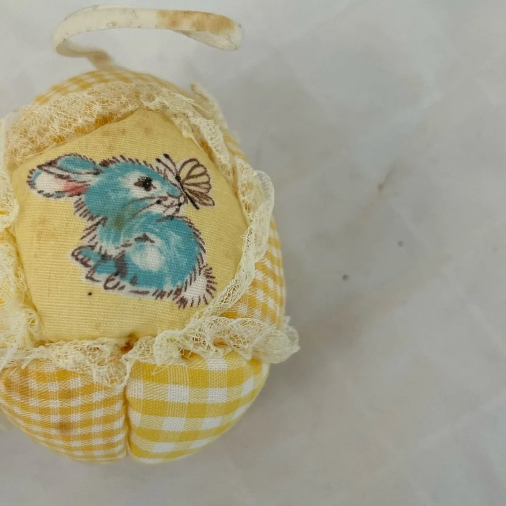 Lot of 17 vintage Easter egg decor plastic kitschy ornament porcelain crackle‎
